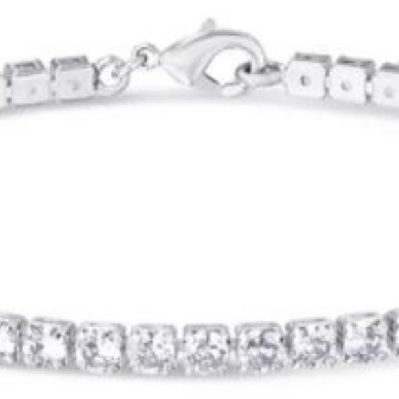 NEW Macy's White Cubic Zirconia Tennis Bracelet - Picture 4 of 6